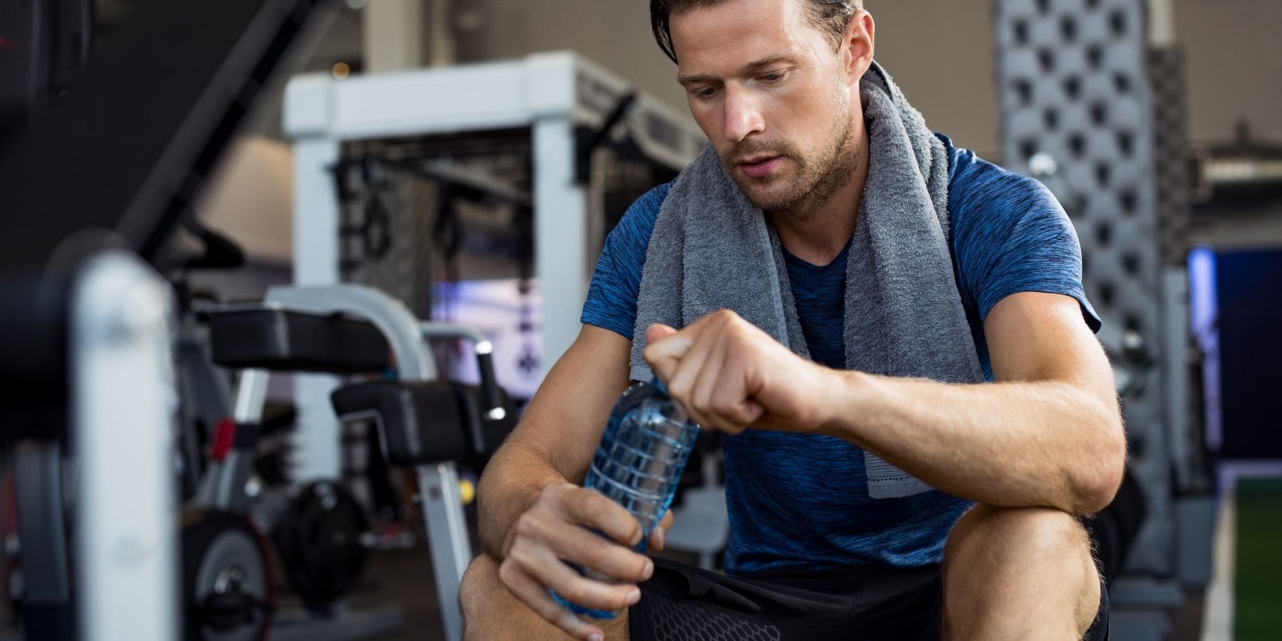 How Does Water Intake Affect Creatine Efficiency? Key Facts